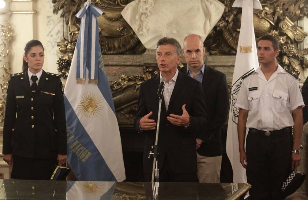 Macri traspasó parte de la Policía Federal a la ciudad de Buenos Aires