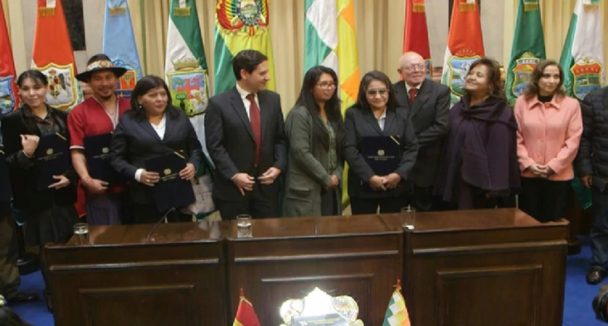 Bolivia fijó para el domingo 3 de mayo las elecciones generales