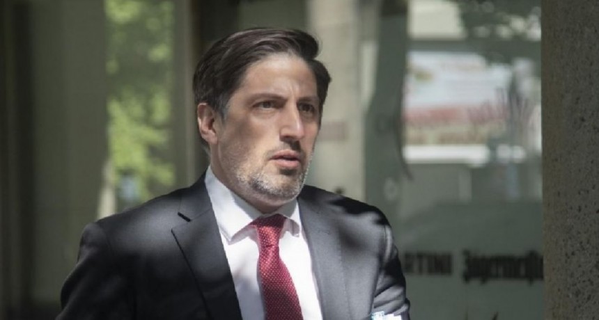 Trotta propondrá una cláusula de revisión a sueldos docentes