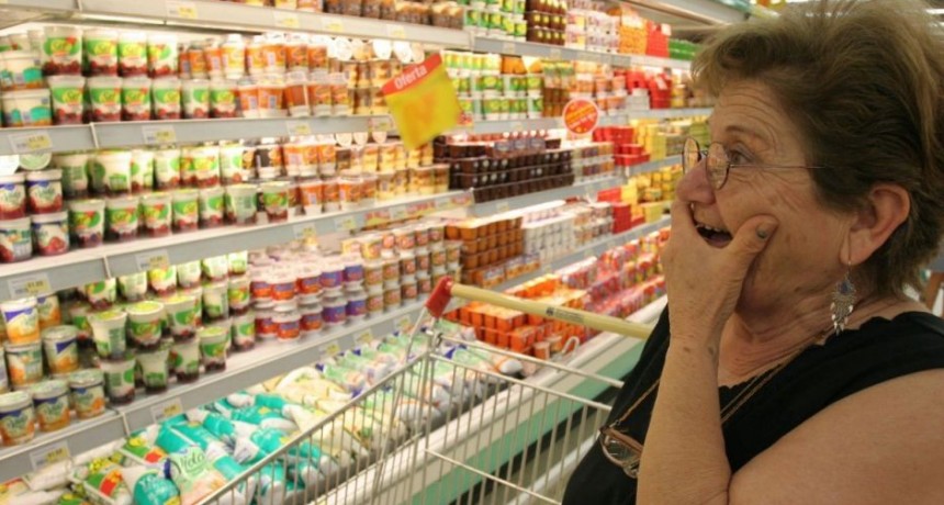 La mitad de la población gastan ahorros para vivir