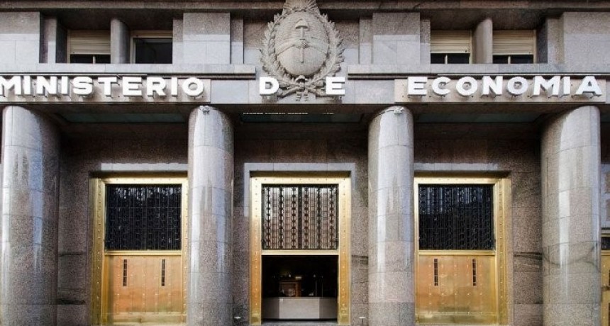 El Gobierno realizó un canje de deuda por $99.000 millones y consiguió aplazar vencimientos para el segundo semestre