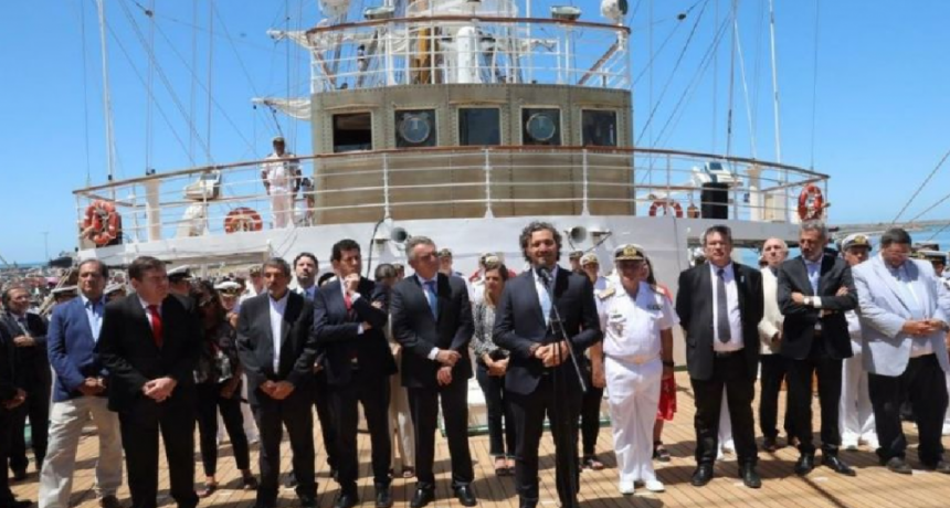 La Fragata Libertad amarró hoy en el puerto de Mar del Plata