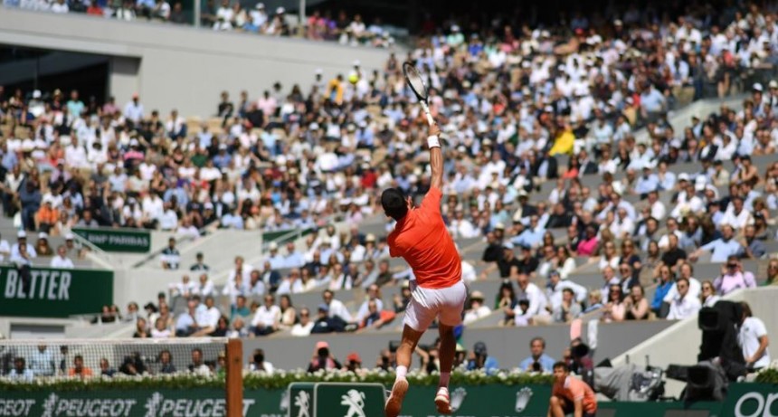 Novak Djokovic, a la semifinal con Roger Federer.