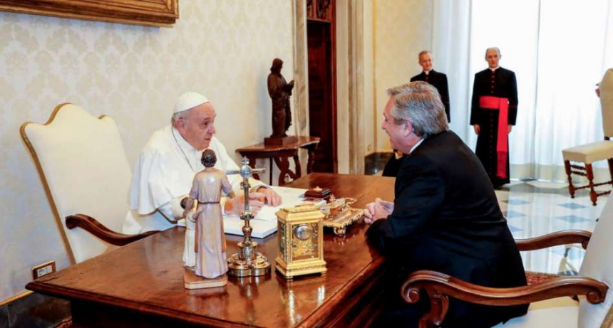 Fernández y el Papa hablaron durante 44 minutos en el Vaticano