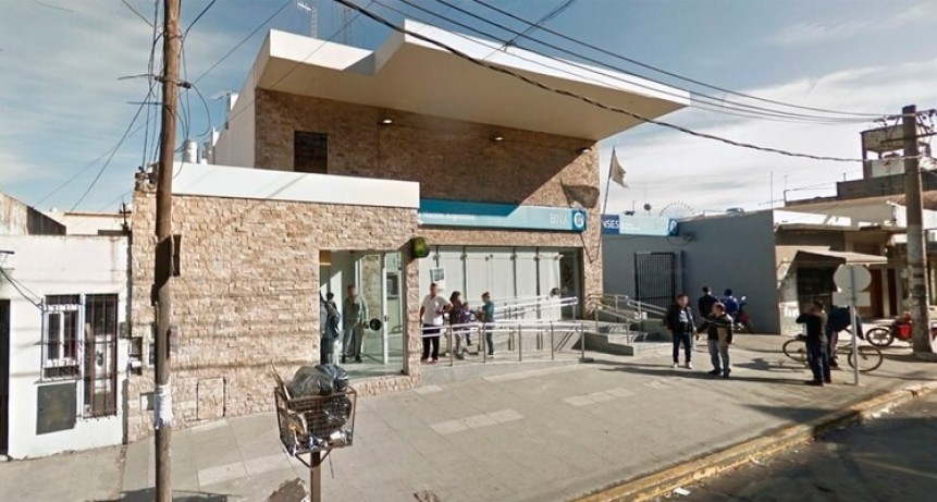 Asesinan cajero del banco Nación en un tiroteo 