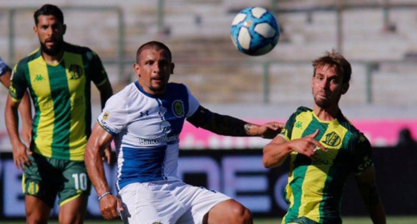 Rosario Central goleó a Defensa y Justicia por 3 a 0