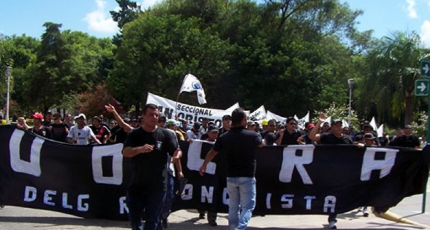 Sindicalistas de la Uocra se enfrentaron a tiros y piedrazos