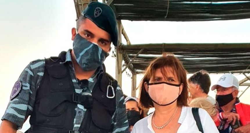 Descargo de los policías que saludaron a Patricia Bullrich