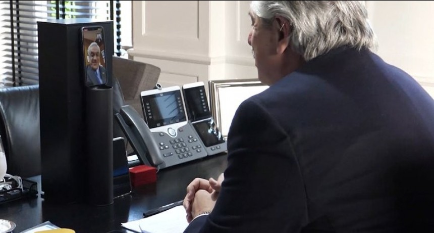 El Presidente inicia su visita a Chile junto a gobernadores