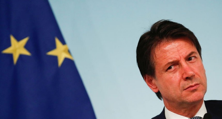 Dimite Giuseppe Conte, primer ministro de Italia