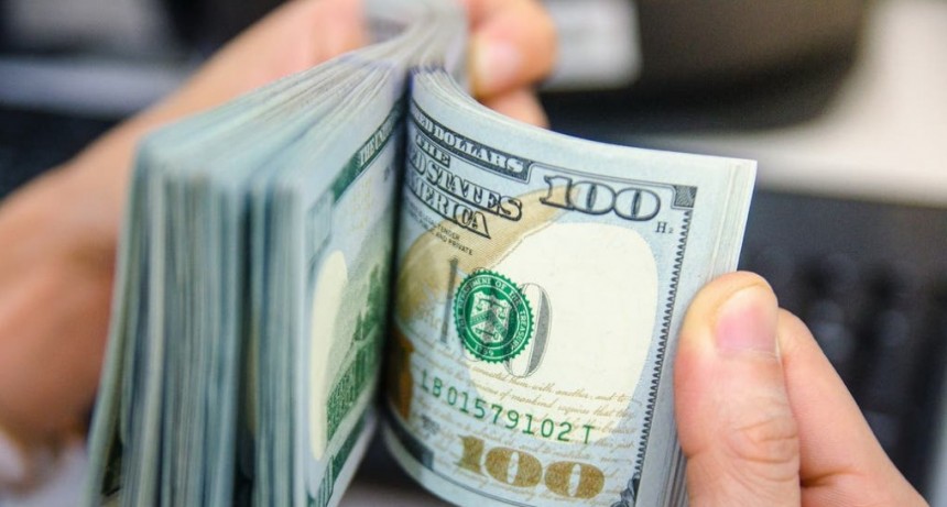 El dólar blue cerrò en alza al cierre de la semana