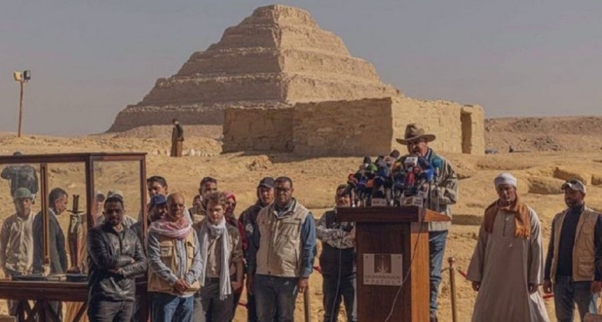 Encontraron una momia de oro en tumbas de Egipto