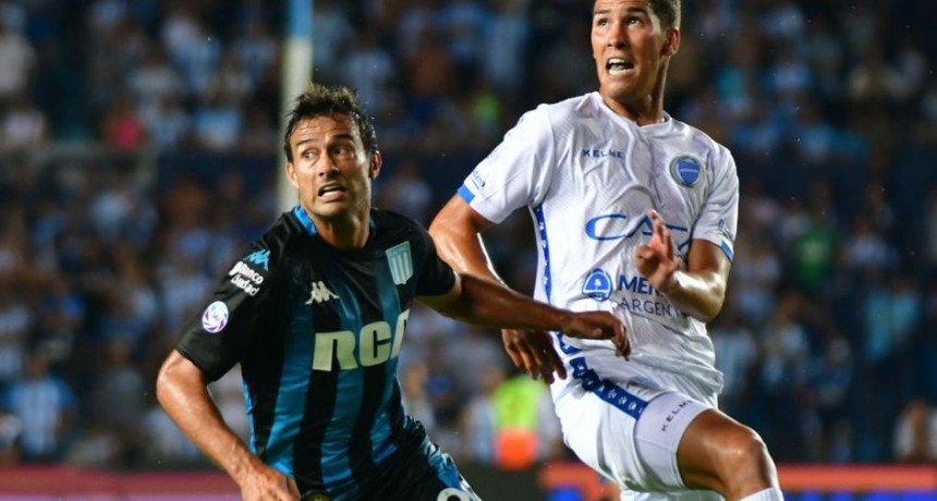 Racing goleó a Godoy Cruz y recuperó el liderazgo en la Superliga Racing goleó a Godoy Cruz y recuperó el liderazgo en la Superliga