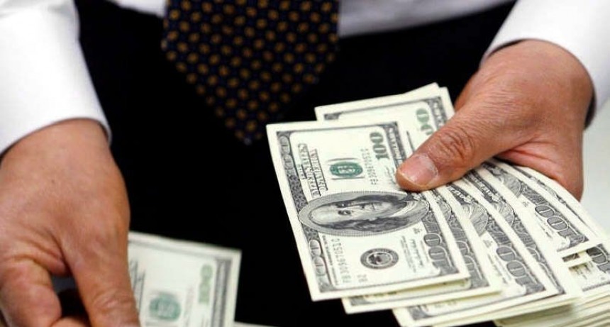 El dólar opera estable a $ 40,56 