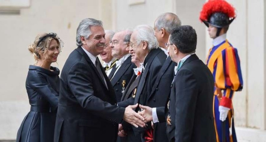 Escracharon a Alberto Fernández en su visita a Roma:Chorro, volvé a laburar