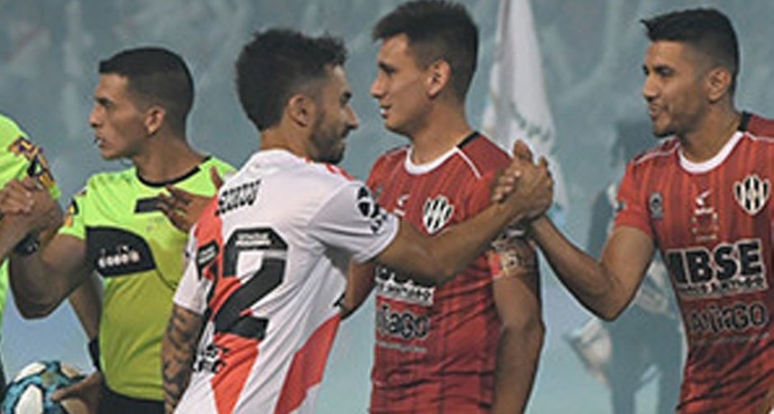 River Plate aventaja 1 a 0 a Central Córdoba 