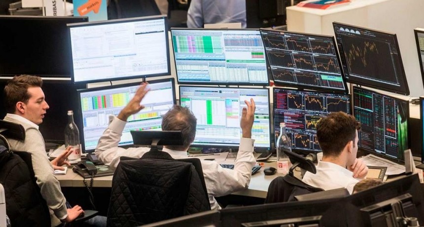 Bolsa argentina sube con escasos negocios atenta a situación deuda