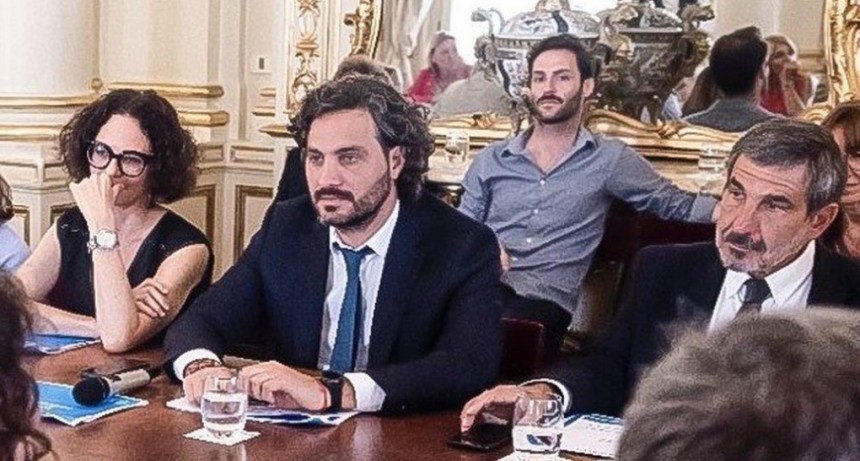 Tensiones internas en un gobierno en compás de espera