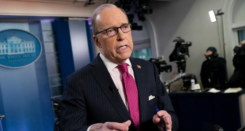 Trump contempla recortes de impuestos de clase media del 10%