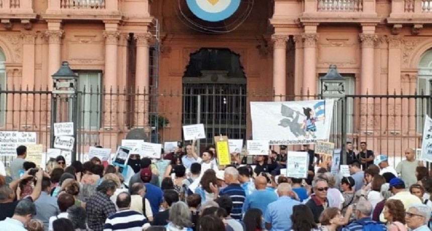 Gran marcha en contra del aumento de haberes jubilados