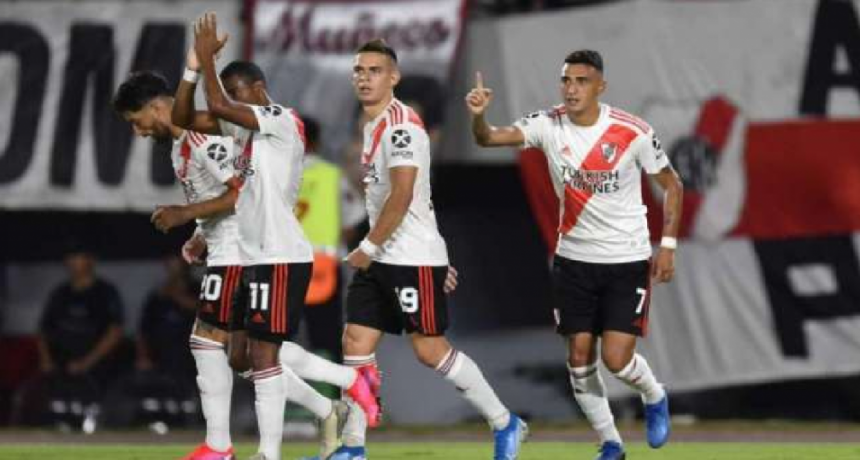 River venció a Banfield en el Monumental