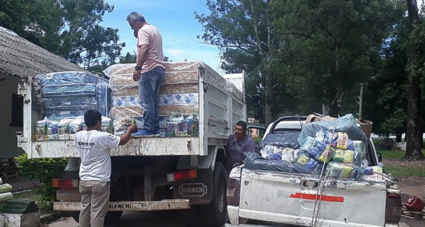 Asisten a familias afectadas por las intensas lluvias en Tartagal, General Mosconi y Aguaray