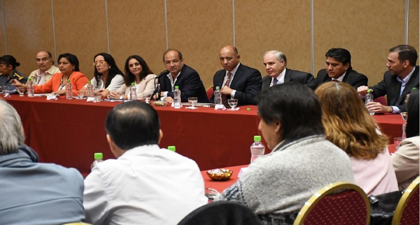 Las paritarias nacionales se concretó una reunión informativa entre el Gobierno Provincial y gremios