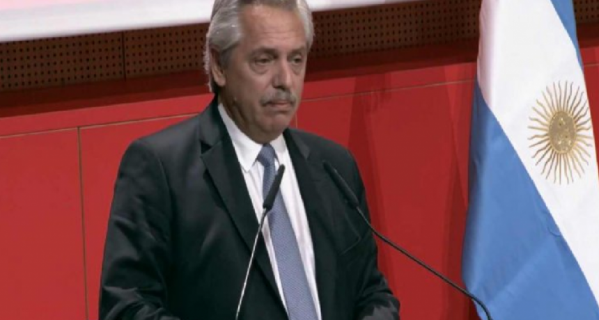 El Gobierno sube el gasto social y frena la obra pública
