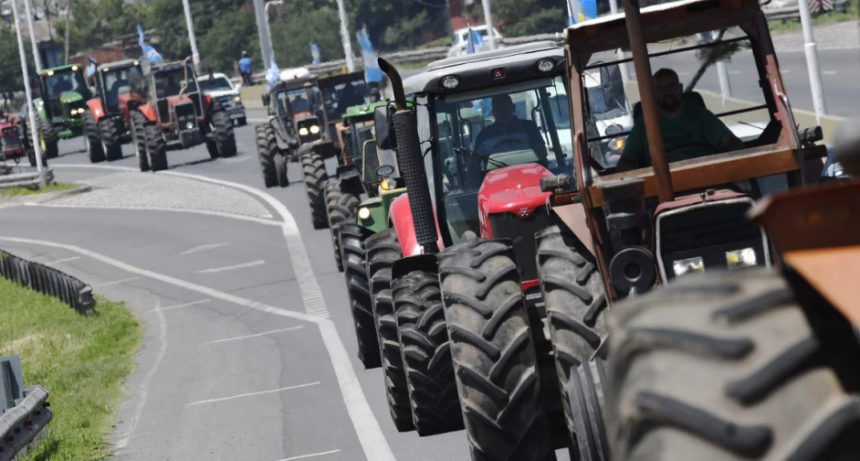 El Gobierno deja en suspenso suba de retenciones y abre una negociación con el campo
