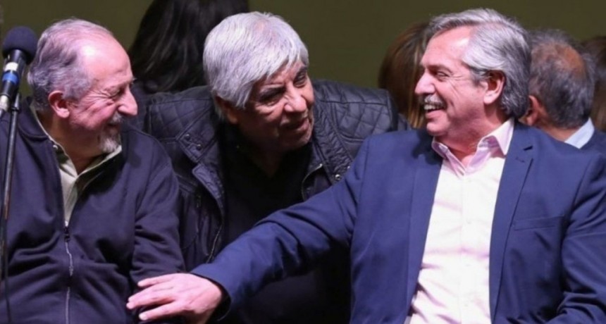 Alberto  se  reunió con empresarios y gremialistas del sector transporte
