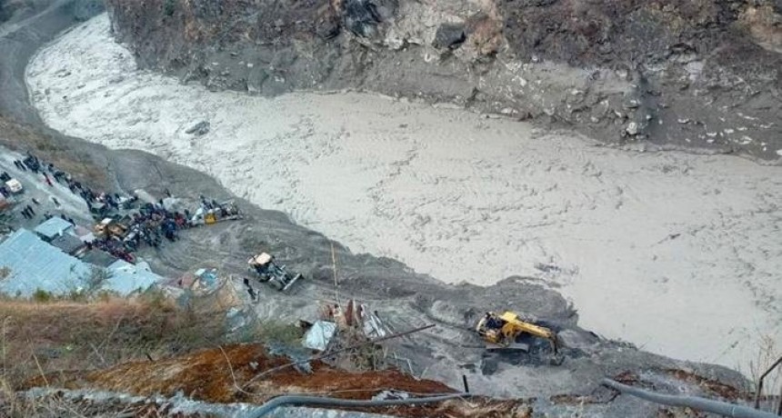 La ruptura de un glaciar en el Himalaya deja 200 desaparecidos