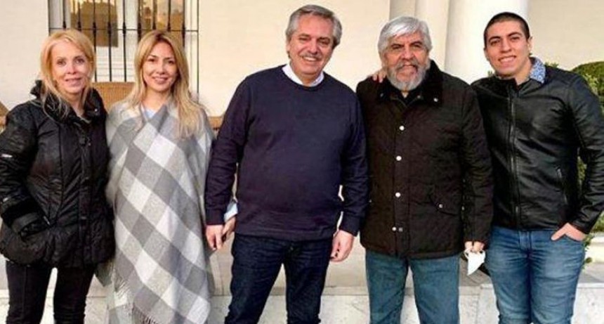 Hugo Moyano, su esposa y su hijo de 20 años recibieron la Sputnik V