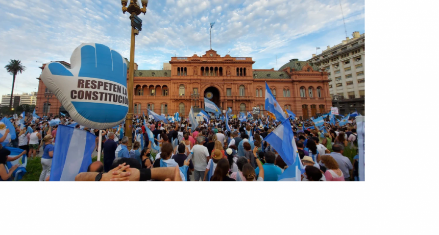 Marcha contra el Gobierno en Plaza de Mayo y varias ciudades por las vacunas VIP
