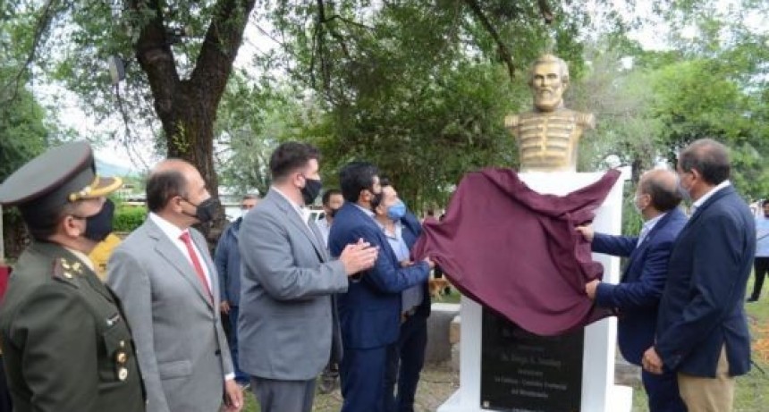 La Caldera descubrió un Busto del Gral Güemes