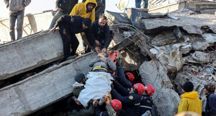 El sismo en Turquía y Siria sube a más de 7.300 muertos 