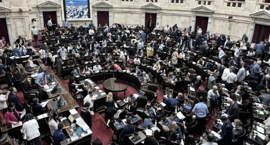 Javier Milei publicó una lista de diputados a los que calificó de 