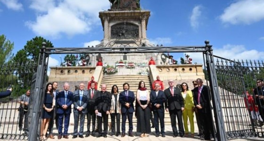 Sáenz presidió el acto por el 211º aniversario de la Batalla de Salta