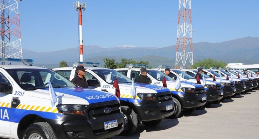  La Provincia entregará mañana móviles a la Policía 