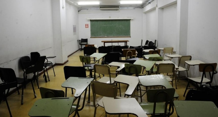 Las clases comienzan con paro docente