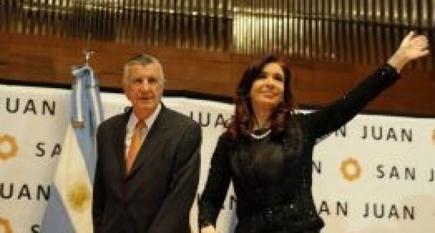 Cristina se une al PJ para enfrentar a Macri