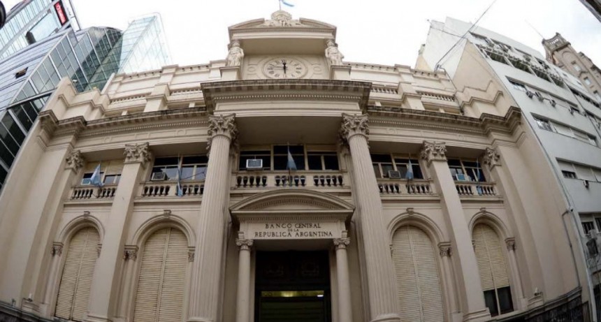 El dólar cierra con el máximo$ 43,41