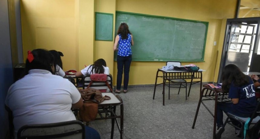 Los docentes cobra entre $37 mil y 100 mil pesos