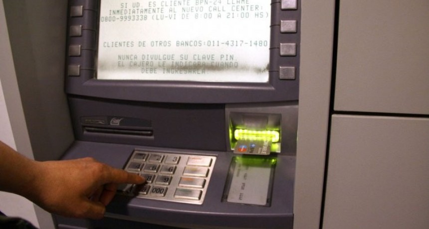 Empleados estatales cobran sueldo el 30 de marzo