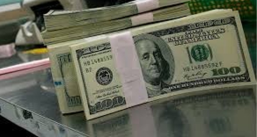 El dólar opera con importante baja