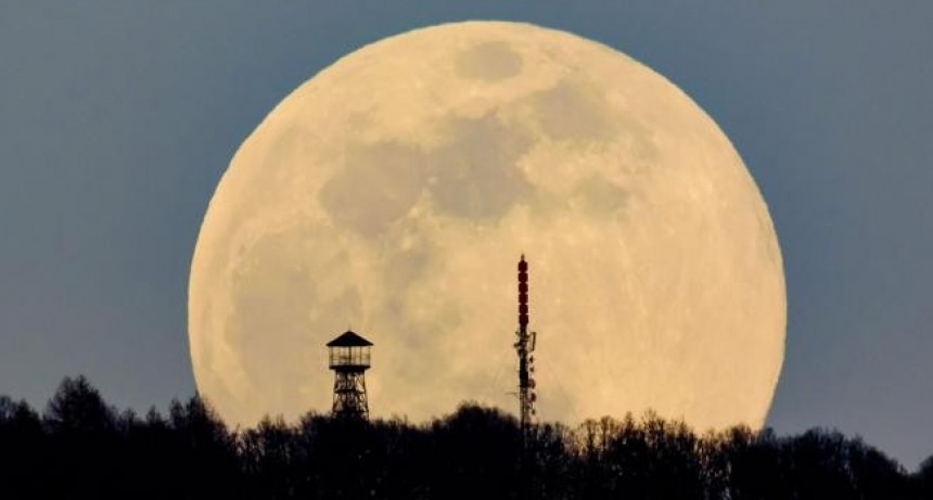 La belleza de la superluna del equinoccio