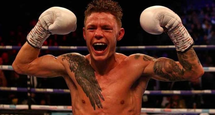 Charlie Edwards retiene ante Ángel Moreno