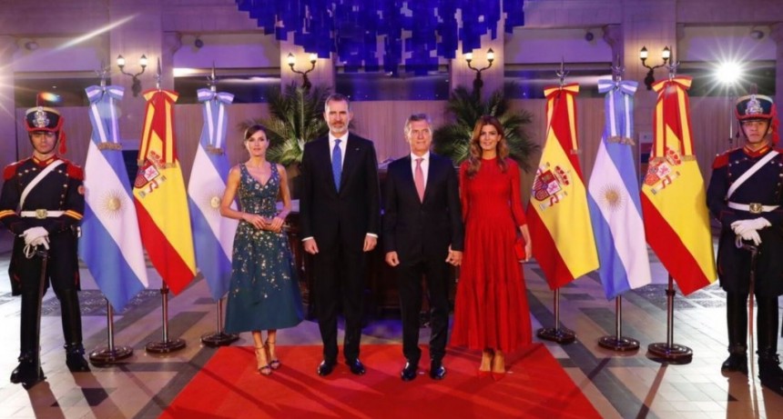 Cena de gala en honor Reyes de España