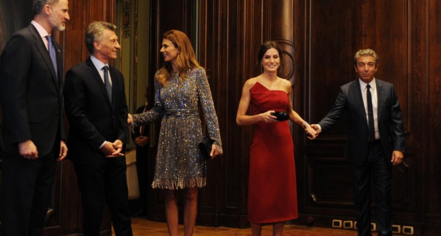 Cena de gala ofrecieron los reyes de España