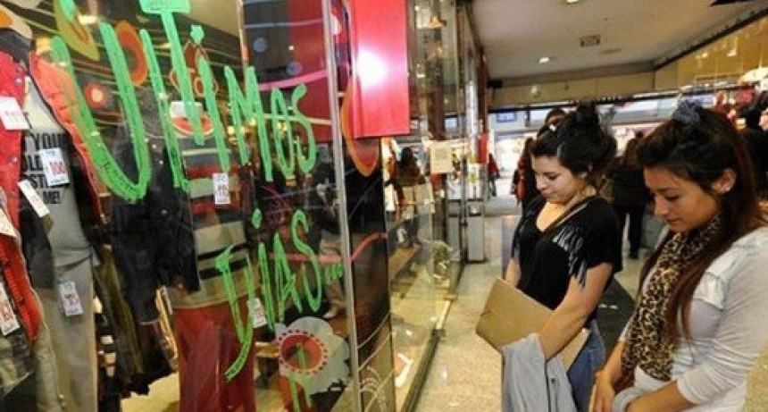 Notable alza en las ventas online y minoristas cayeron 13,2% 