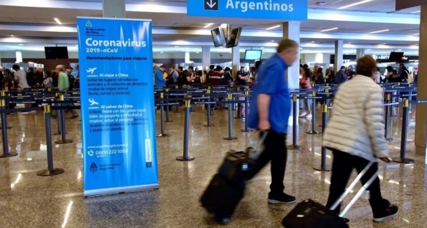 El Gobierno dispuso una licencia excepcional a quienes regresaron del exterior